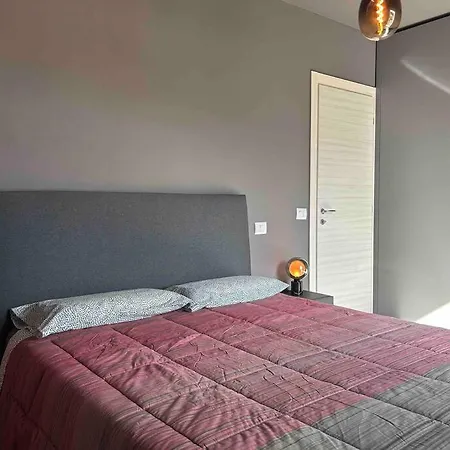 Design With Parking And View From The Balcony 2 Klm Station To 5 Terre And Walking Distance To The Waterfront * La Spezia