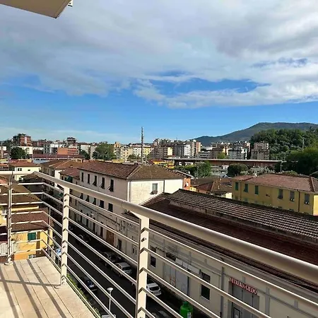 Design With Parking And View From The Balcony 2 Klm Station To 5 Terre And Walking Distance To The Waterfront La Spezia