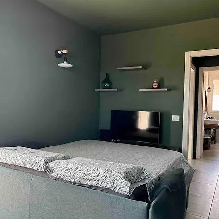 Design With Parking And View From The Balcony 2 Klm Station To 5 Terre And Walking Distance To The Waterfront *