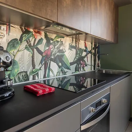 Appartement Design With Parking And View From The Balcony 2 Klm Station To 5 Terre And Walking Distance To The Waterfront *