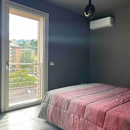 Design With Parking And View From The Balcony 2 Klm Station To 5 Terre And Walking Distance To The Waterfront *