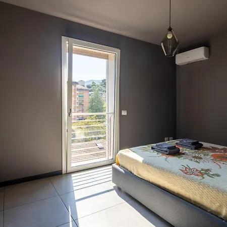 Design With Parking And View From The Balcony 2 Klm Station To 5 Terre And Walking Distance To The Waterfront 아파트